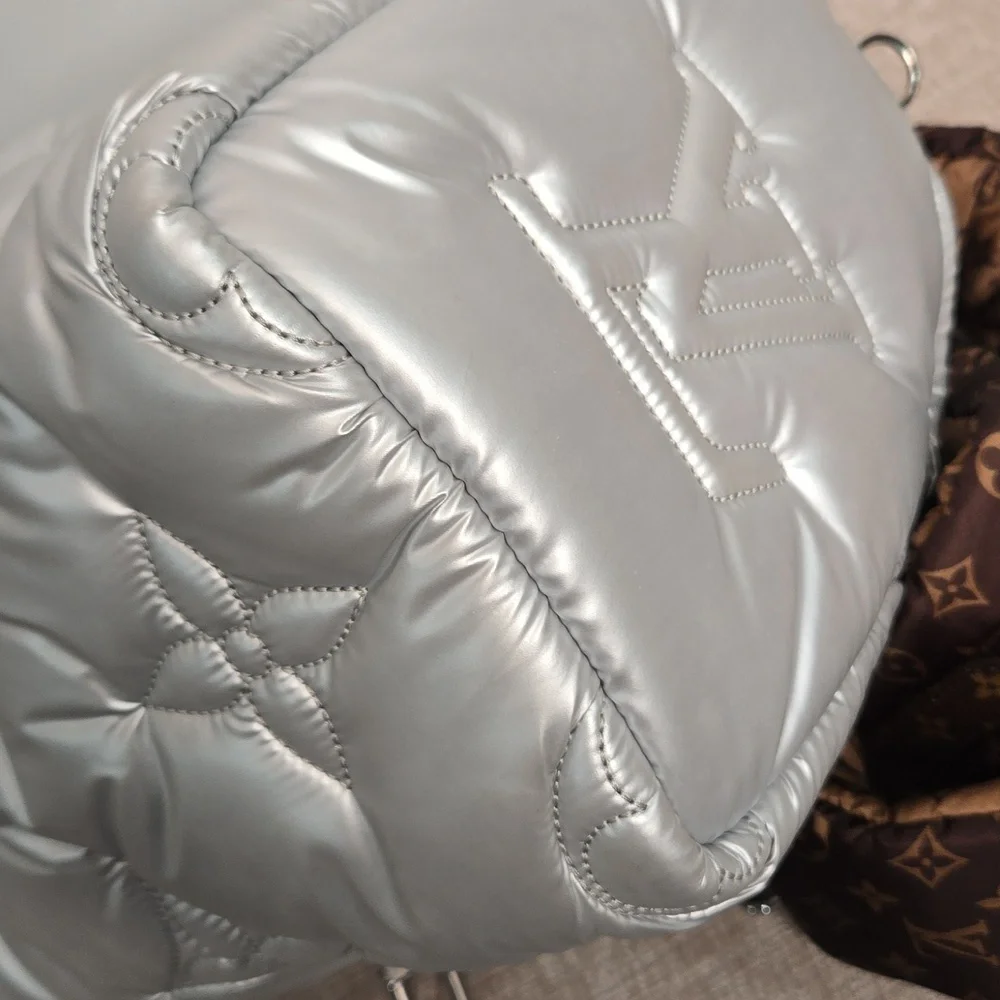 Louis Vuitton Limited Edition Silver Giant Monogram Econyl Pillow Speedy 25 - Picture 7 of 12